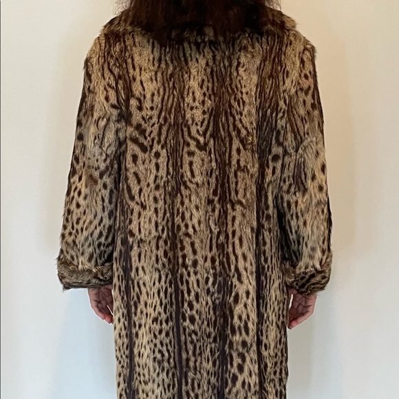 Women’s Full Length Fur Coat with Matching Hat - Picture 2 of 4